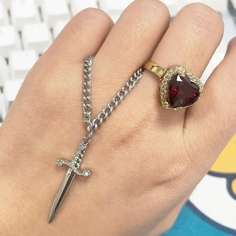 Colar de Pescoço Feminino com Coração e Espada